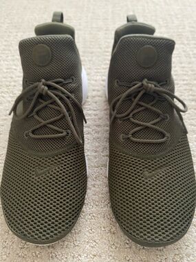 Like New! Nike Presto Men's Olive Green Mesh Sneakers